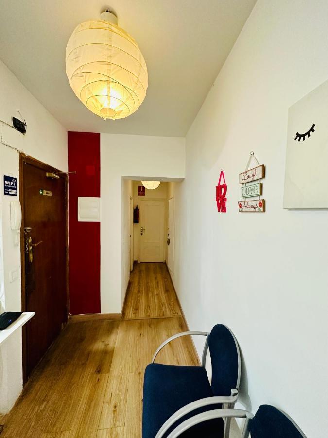 Punta Me Rooms Near The Gran Via Madrid Dış mekan fotoğraf